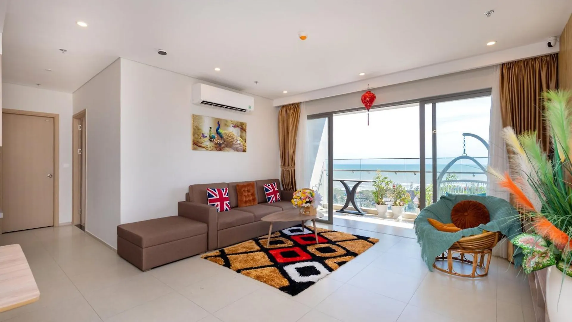Lucky House - Second Home In The Song Vung Tau